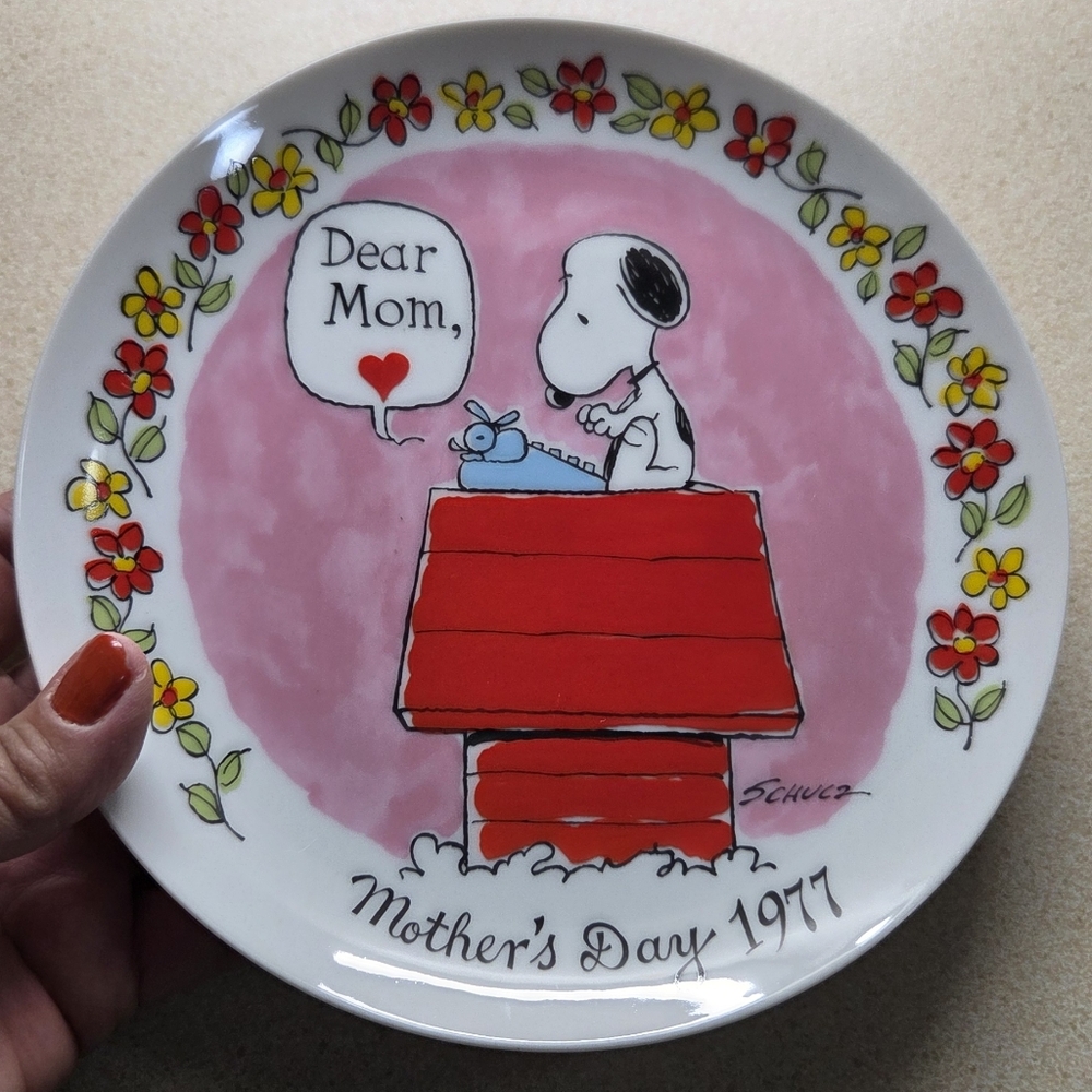 Vintage Peanuts 1977 Mother's Day Plate